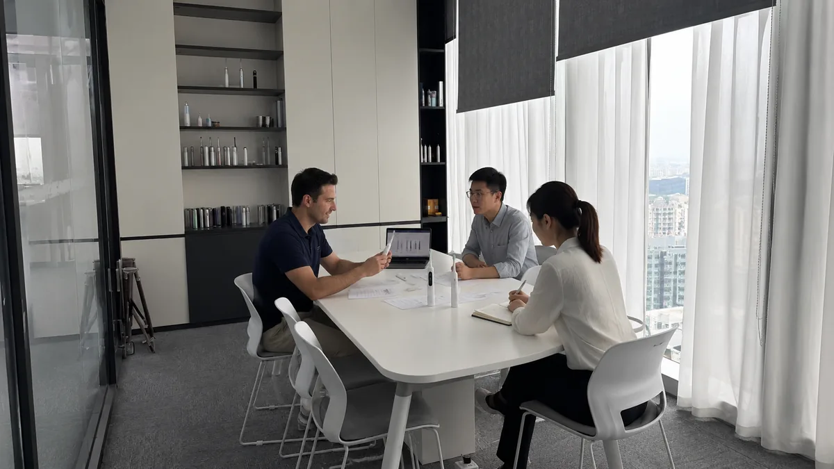 Electric toothbrush project consultation in a GEEKO meeting room
