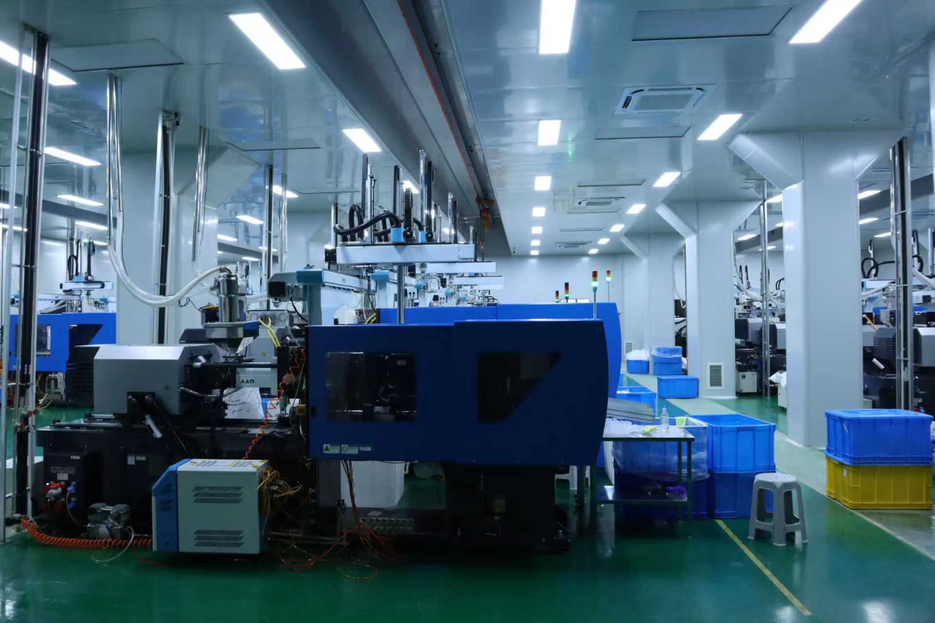 Clean production / dust-controlled injection environment